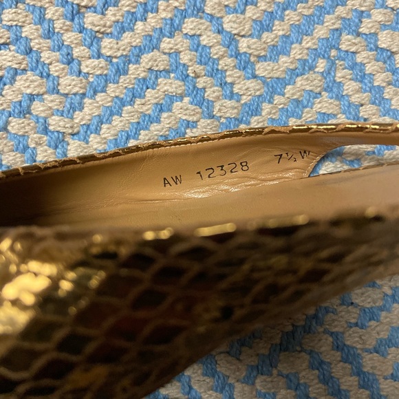 Stuart Weitzman Gold Slingback Flats! Barely worn! - Picture 4 of 5